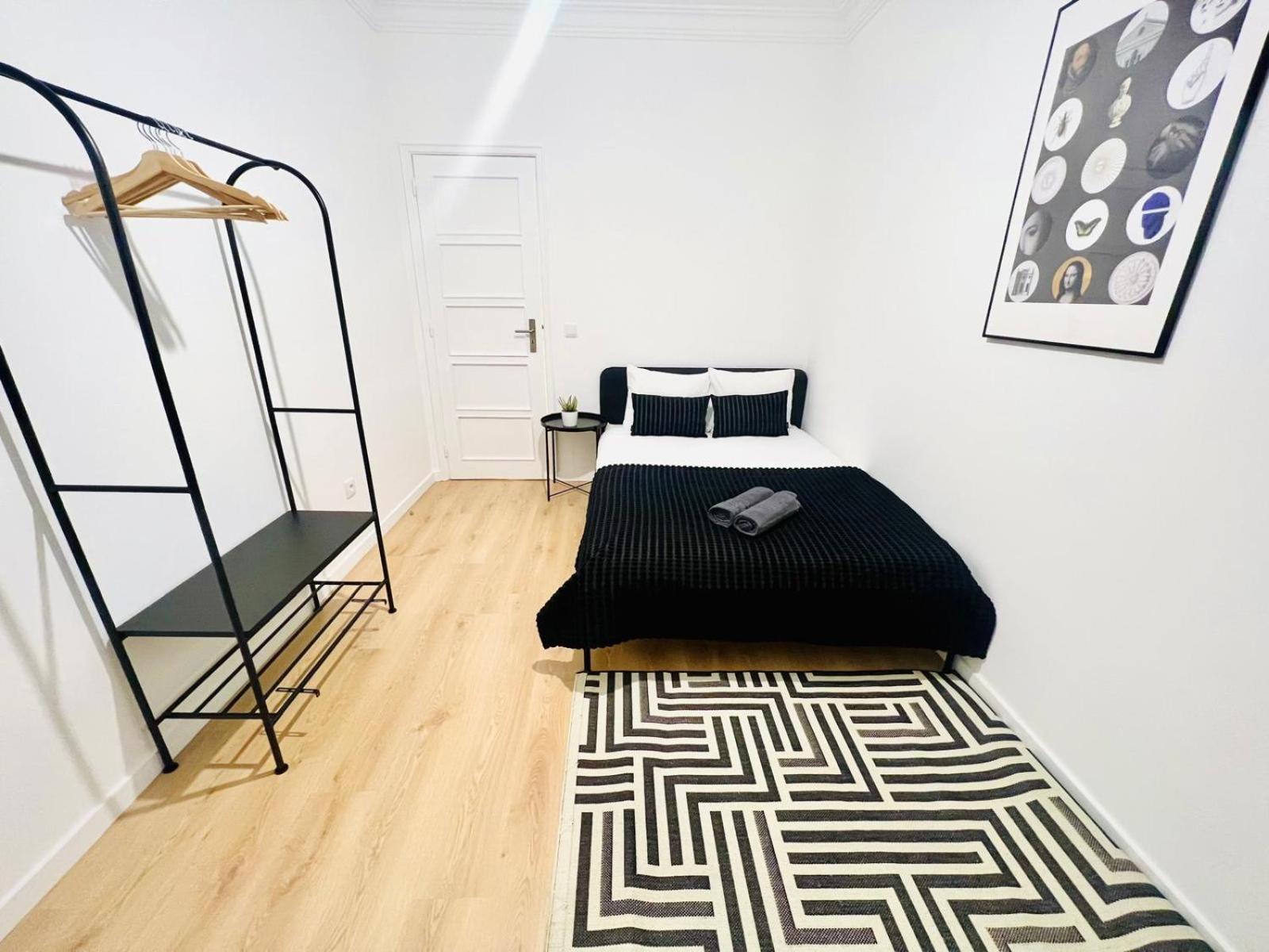 Hostel Rooms, Ideal Location For Tourists