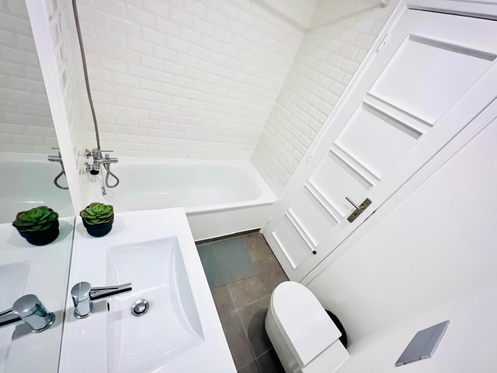 Rooms, Ideal Location For Tourists Lisbon