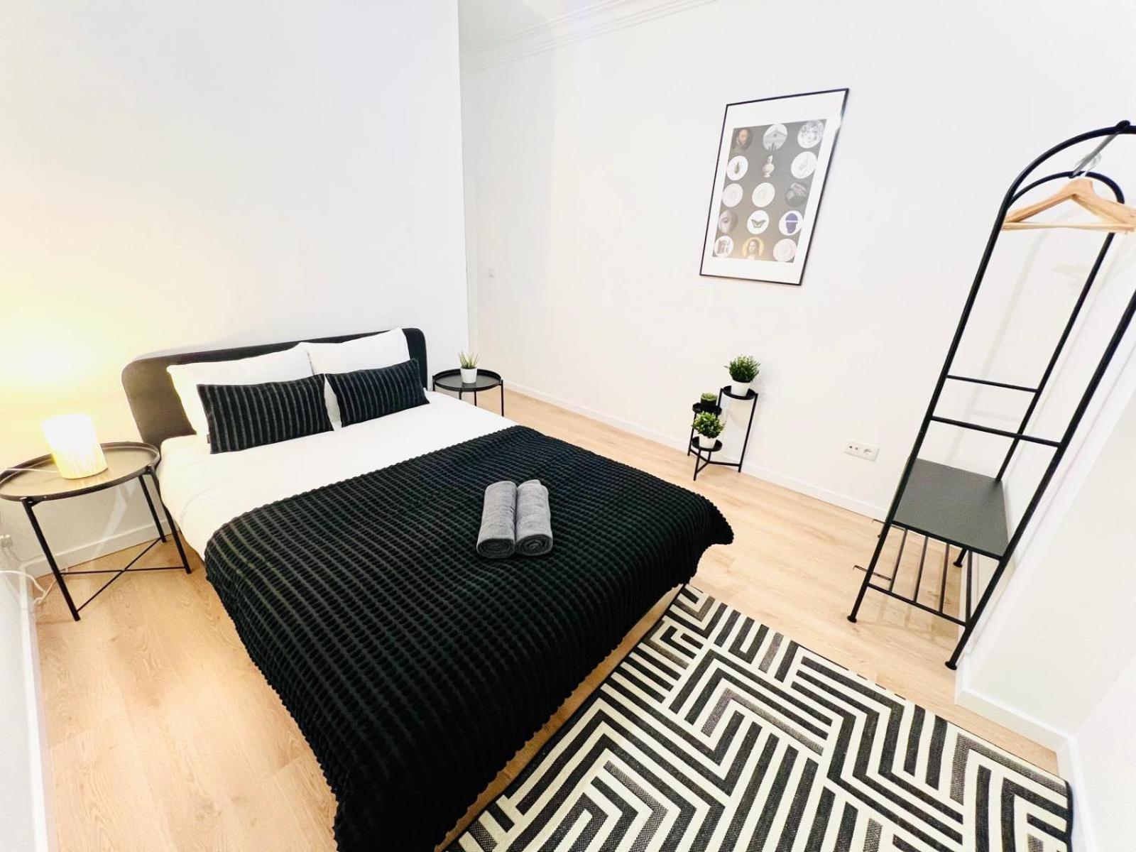 Rooms, Ideal Location For Tourists