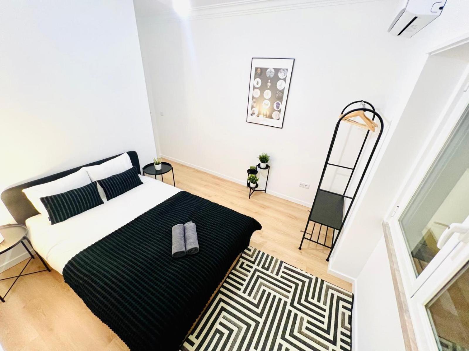 Rooms, Ideal Location For Tourists *